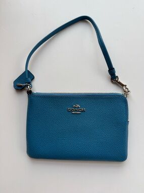 COACH Teal Pebbled Leather Wristlet Never Used